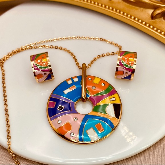 18K Gold Titanium Enamel Positano Village Medallion Pendant Dainty Necklace - Picture 5 of 9